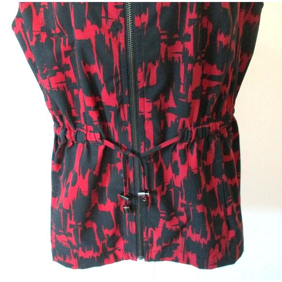 Chico's Weekends Women's Sleeveless Red & Black Full Zip Lightweight Jacket Lg. - Picture 3 of 10